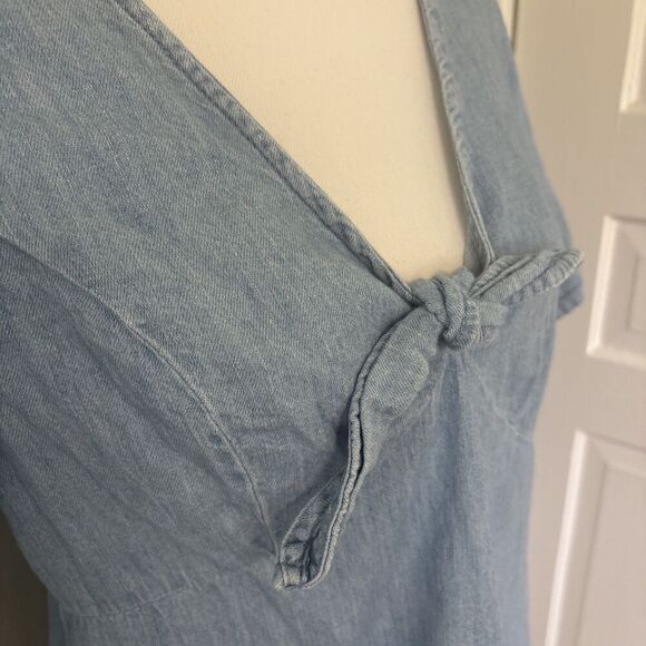 Old Navy Tie Front Denim Top Blouse Large Smocked Blue Western - Picture 3 of 6
